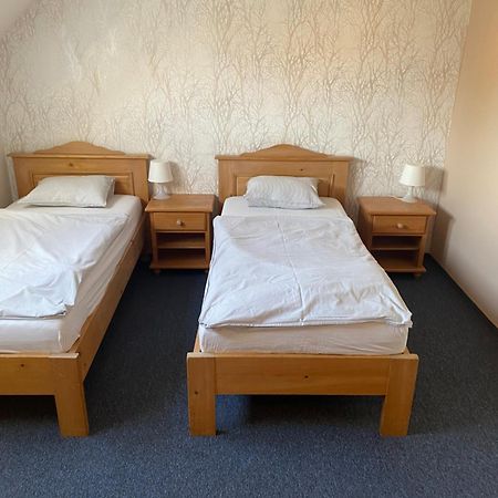 Penzion Beseda Bratronice Bagian luar foto